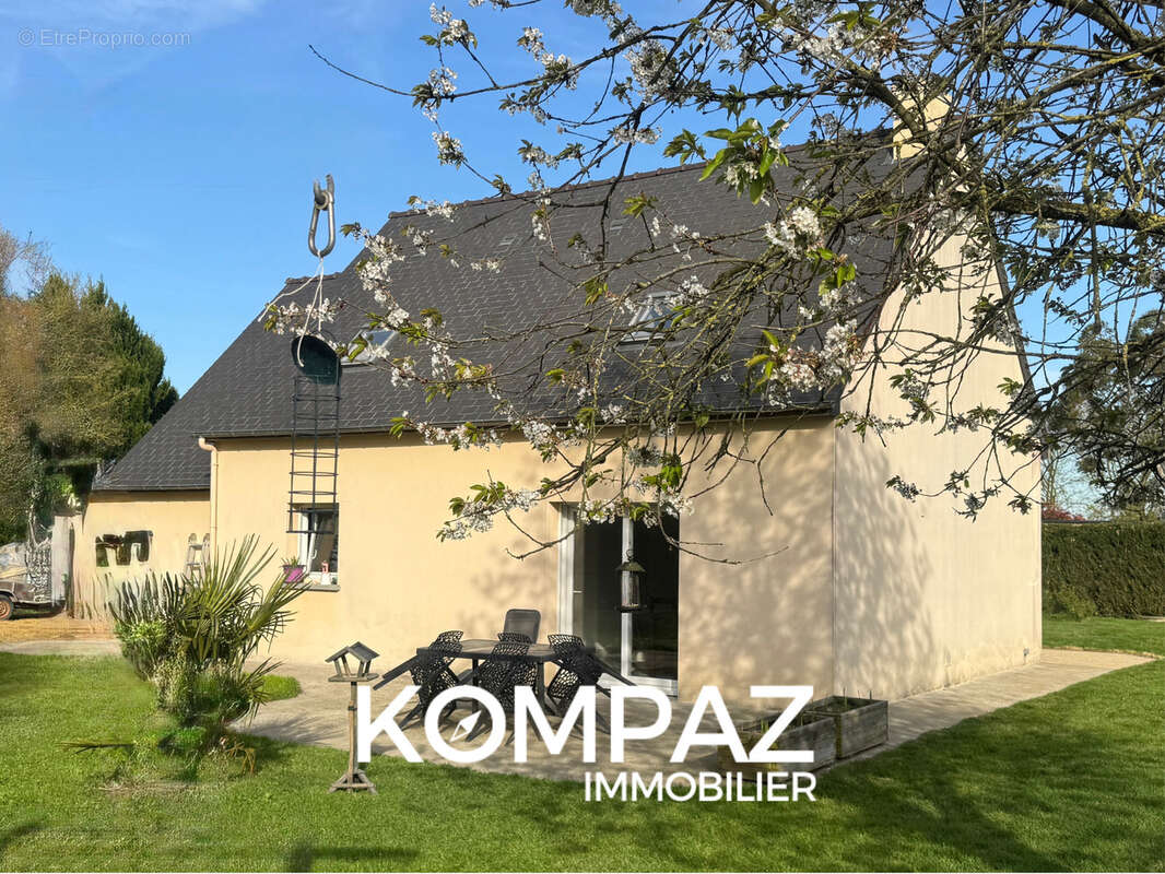 Maison à JUGON-LES-LACS