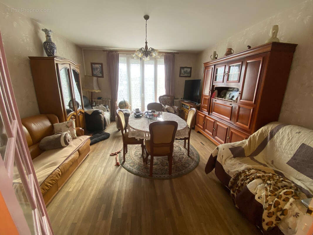 Maison à DUN-LE-PALESTEL