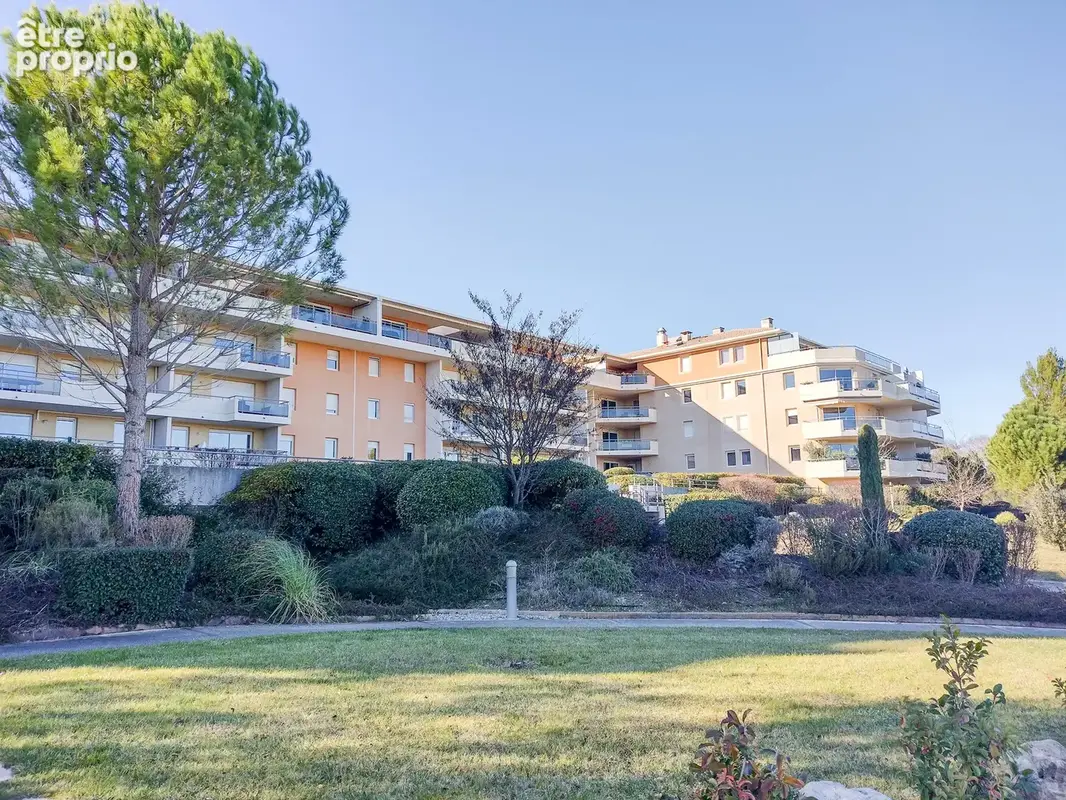 T2 Aix La Duranne - photo 3