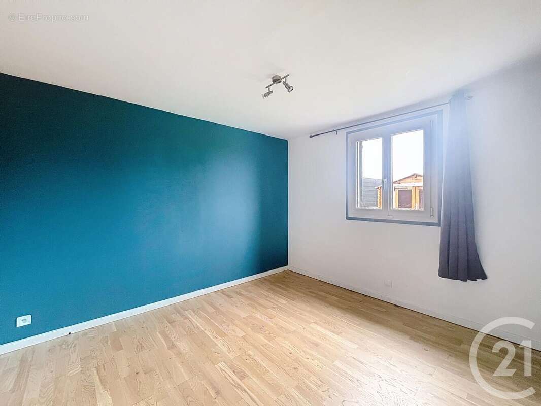 Maison à NOISY-RUDIGNON