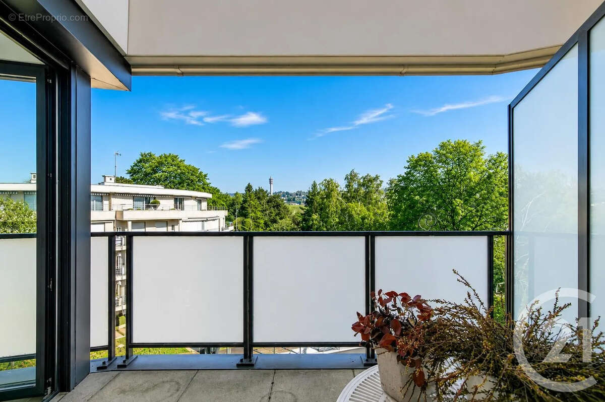 Appartement à SAINT-MAUR-DES-FOSSES