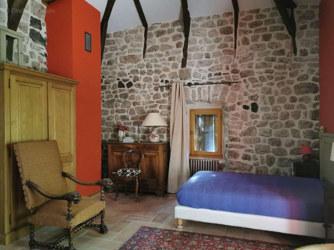   - Maison à ANTRAIGUES-SUR-VOLANE