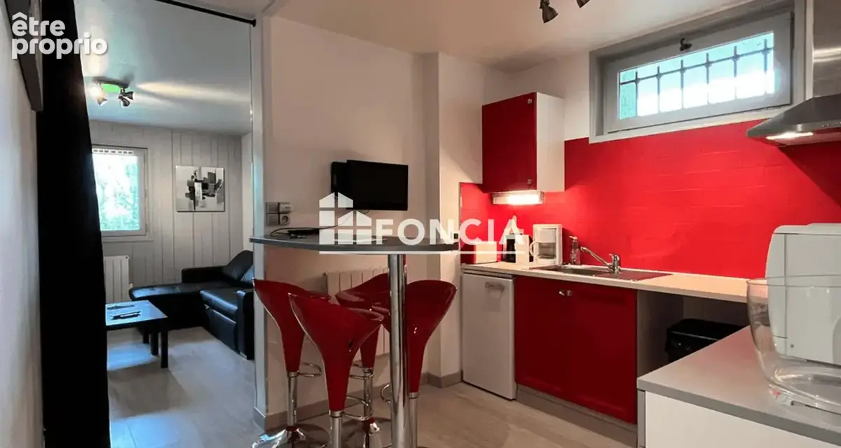 Agréable studio-cabine dans un secteur recherché ! - photo 3