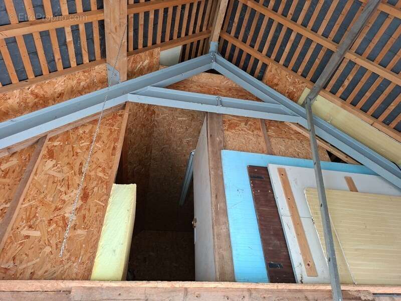 Longère rénovée en 6 pièces,128m2 plancher, double garage,au calme, impasse, au milieu des champs, proche Villaines la Juhel et  - photo 9