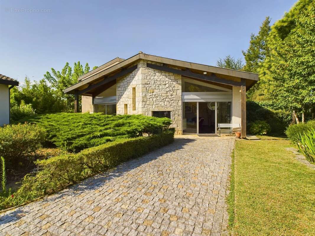 Splendide maison d'architecte à l'ambiance rétro/chic. - photo 2
