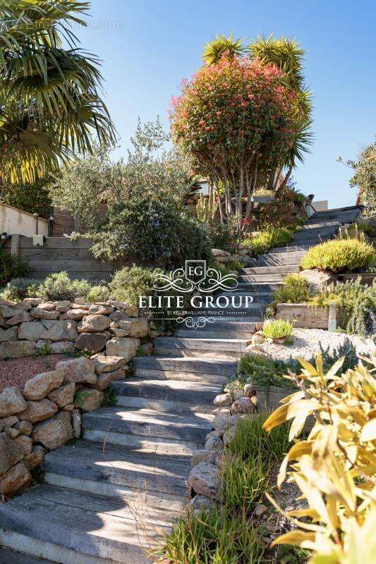 Maison à LES ADRETS-DE-L'ESTEREL