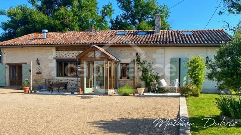 Grange en pierre rénovée avec piscine, 4 chambres, au cœur de la nature en Dordogne - photo 2