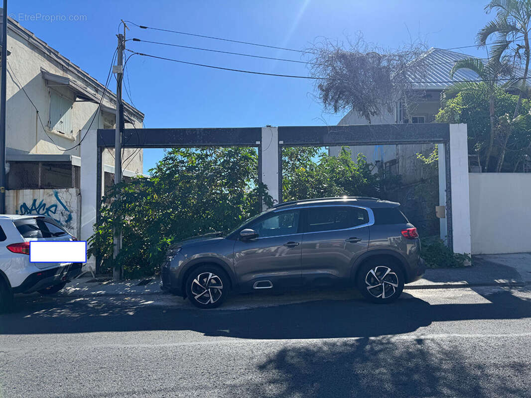 Terrain à SAINT-DENIS