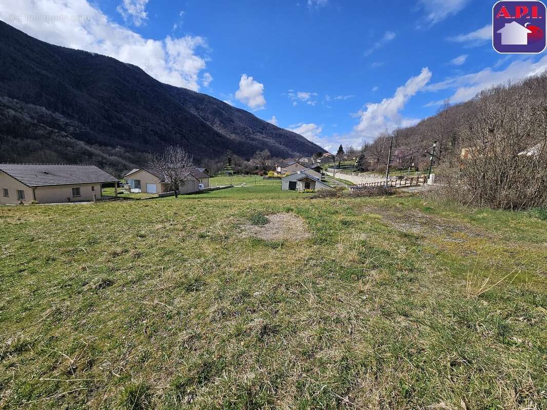 Terrain à AX-LES-THERMES