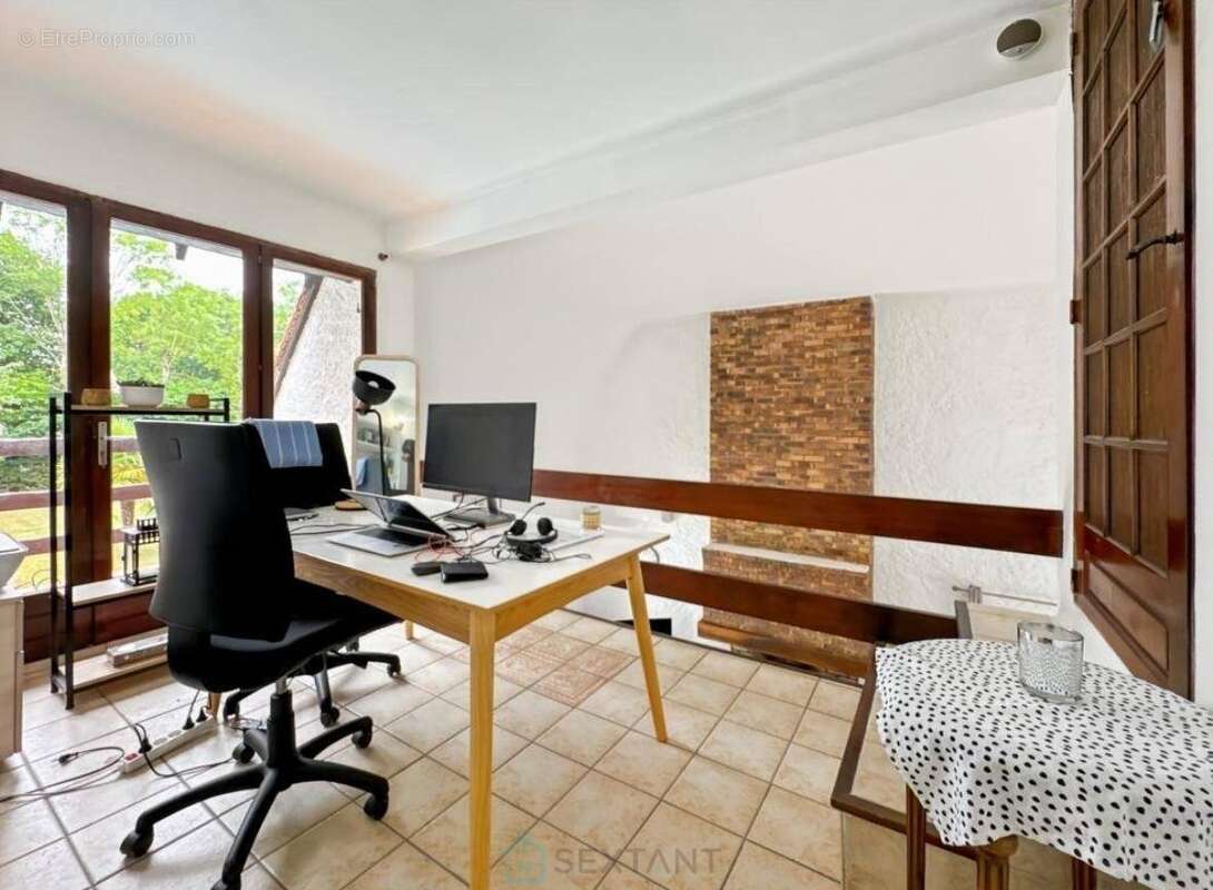 Maison à SAINT-SAUVEUR-SUR-ECOLE