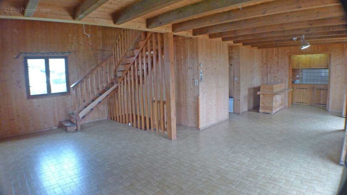 Maison 275 m² à Verchaix  - photo 2
