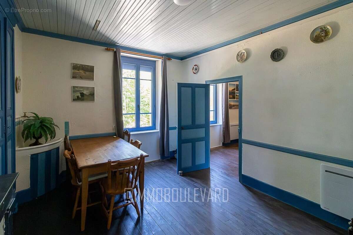 Maison avec jardin et garage à St. Maurice près Pionsat - photo 22