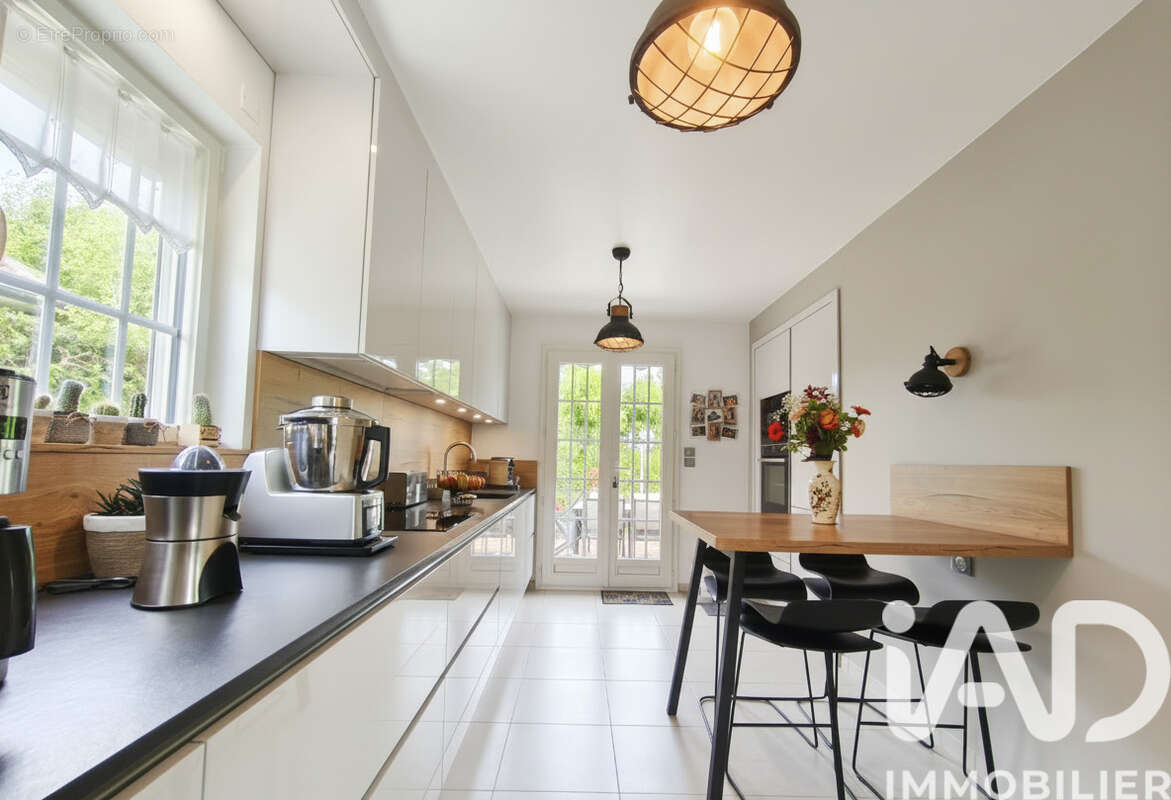 Maison 179 m² à Caurel  - photo 3