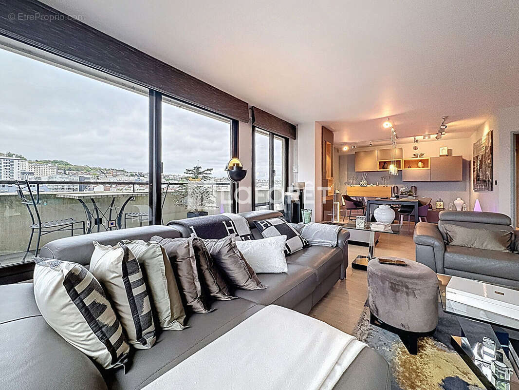 Appartement à SURESNES