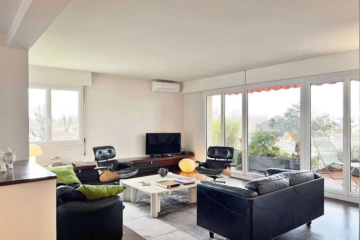 Appartement à SAINT-MAUR-DES-FOSSES