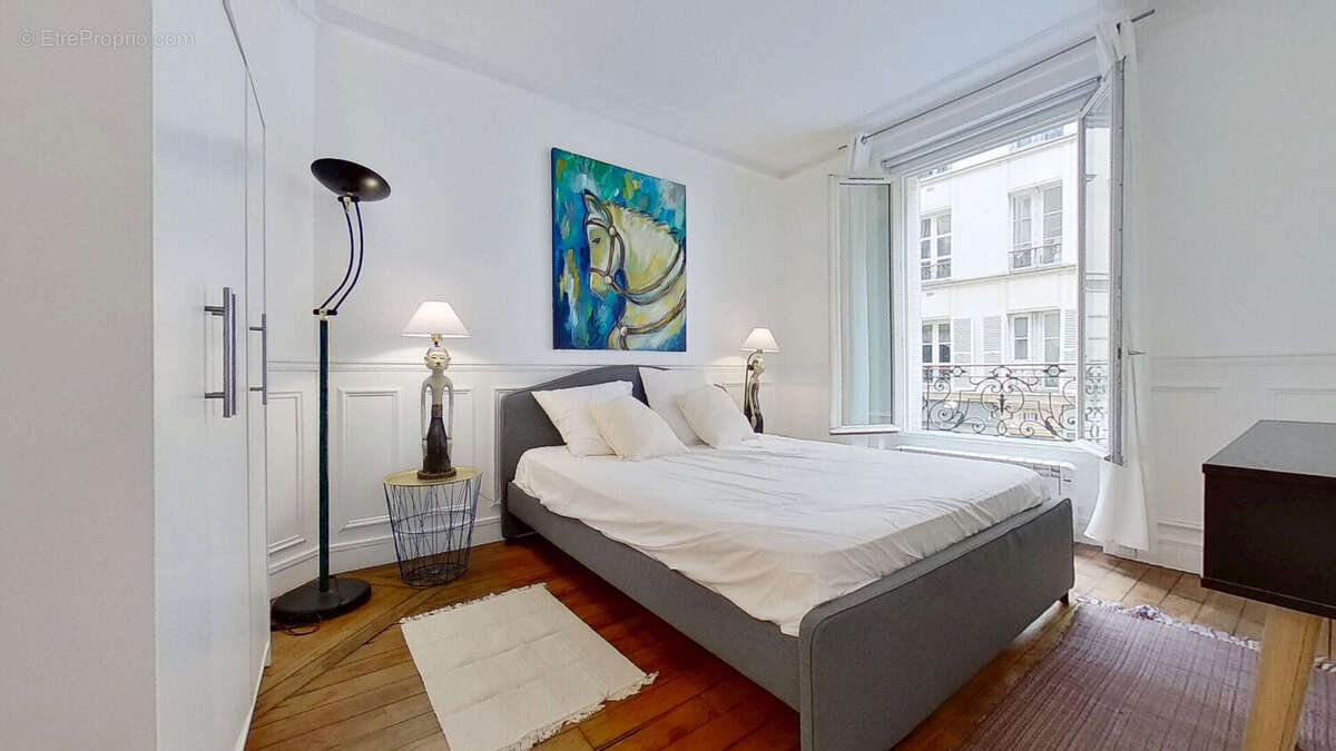 Appartement à PARIS-17E