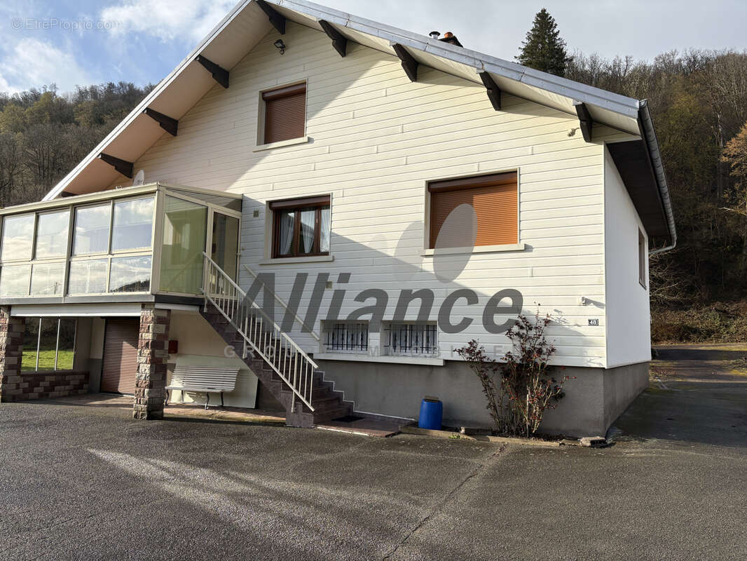 Maison  de  type  f5  sur  rez  de  jardin  a  la  longine - photo 3