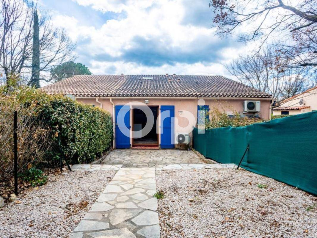 Maison à TOURRETTES