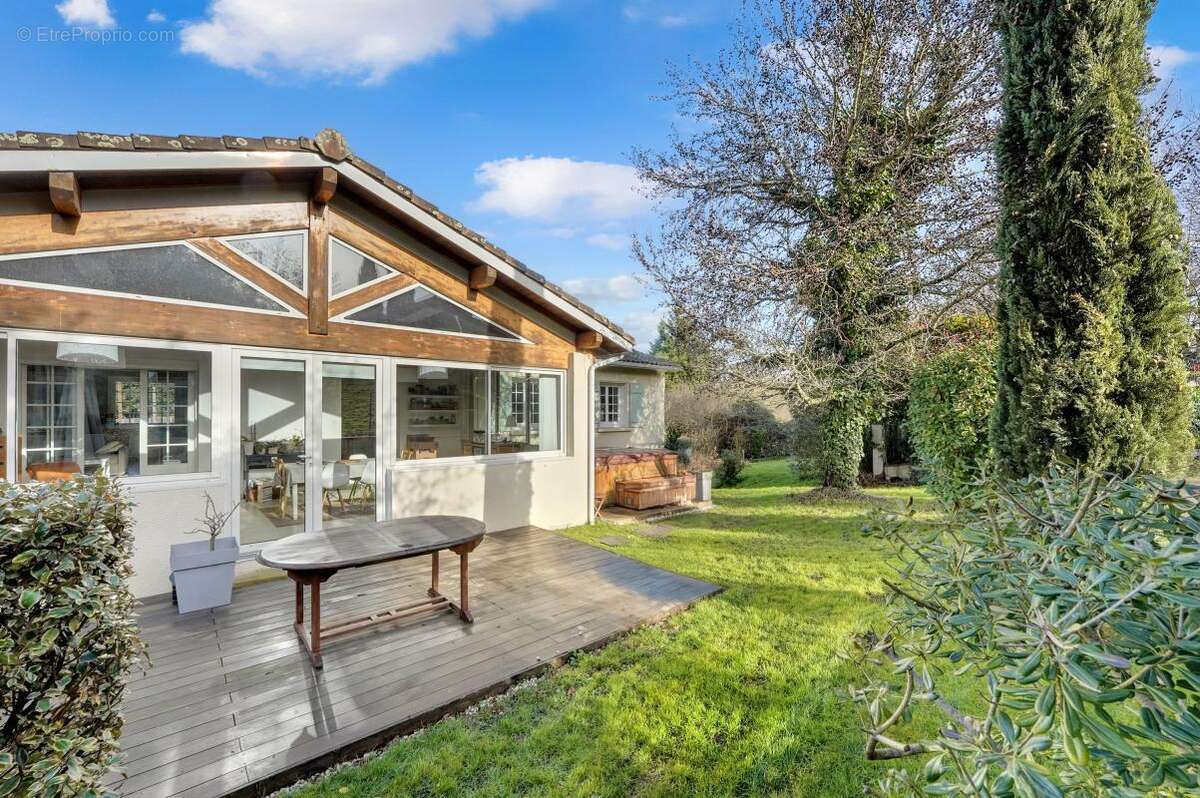 Maison à MONDONVILLE