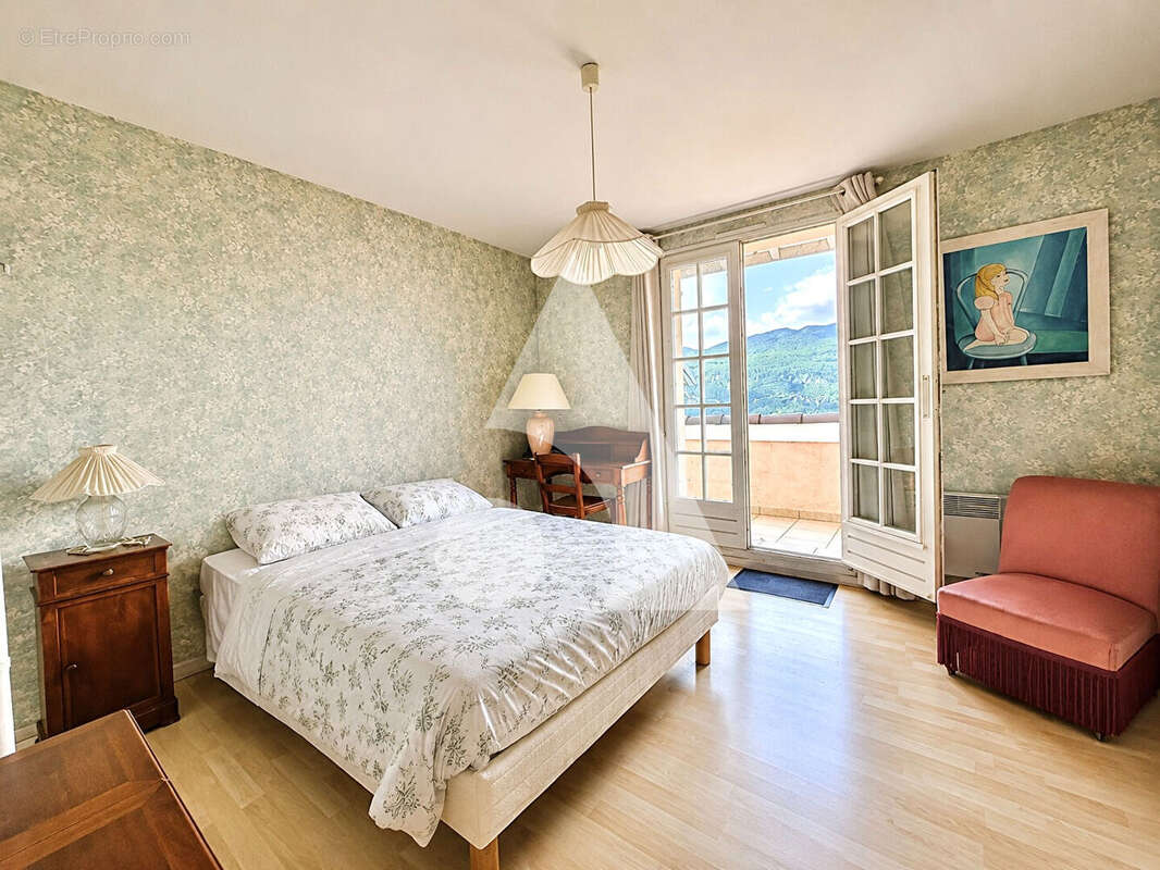 Villa d'exception avec vue panoramique sur le Lac du Bourget - 294 m² - Piscine - photo 14