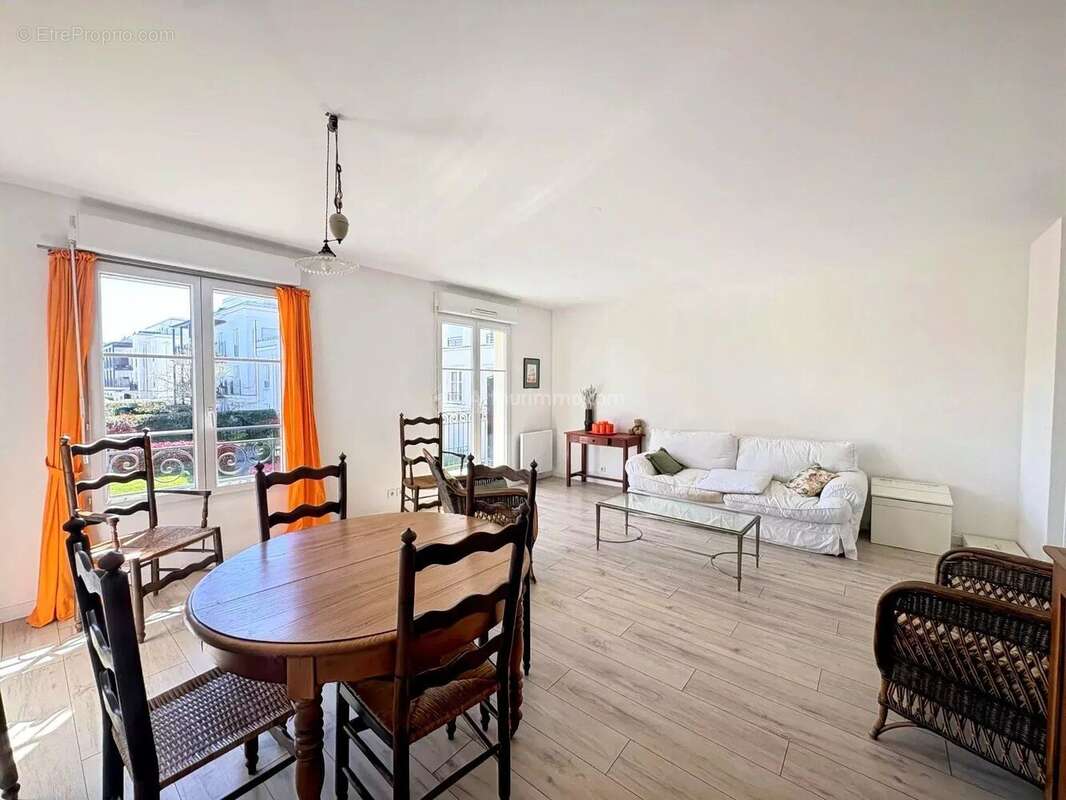 Appartement à SERRIS