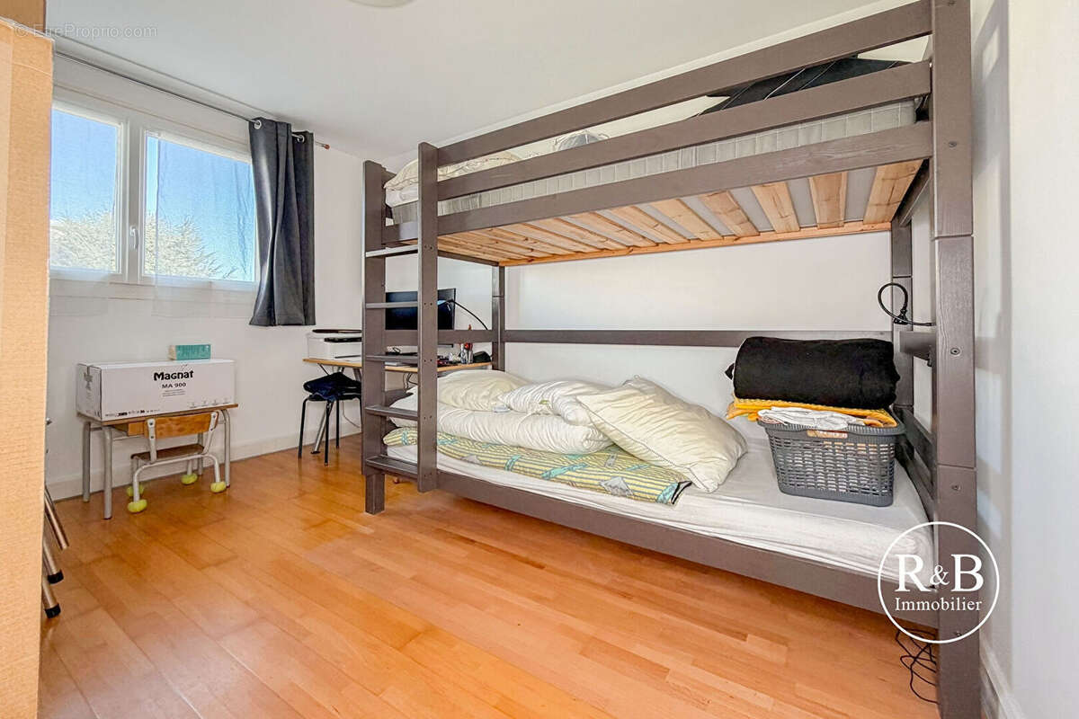 Appartement à LES CLAYES-SOUS-BOIS