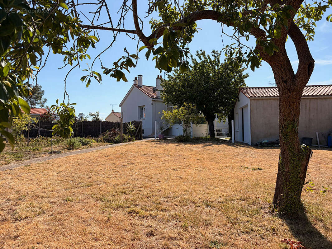 Maison La Bruffiere - photo 11