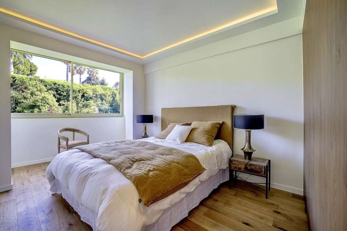 Cannes, Basse Californie - Appartement 4 pièces vue mer  111 m² - photo 39
