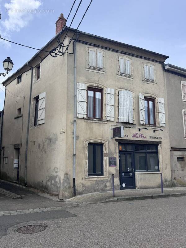 Appartement à VIC-SUR-SEILLE