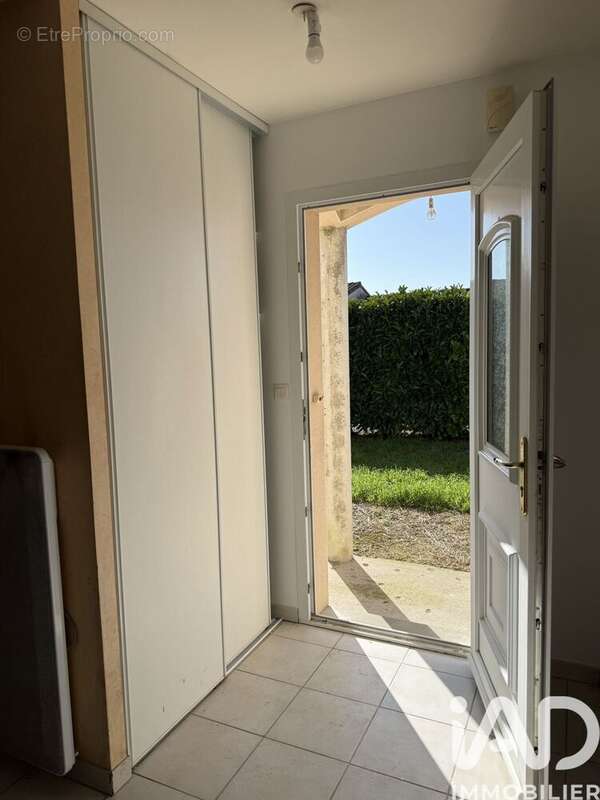 Maison 97 m² à Fors  - photo 9
