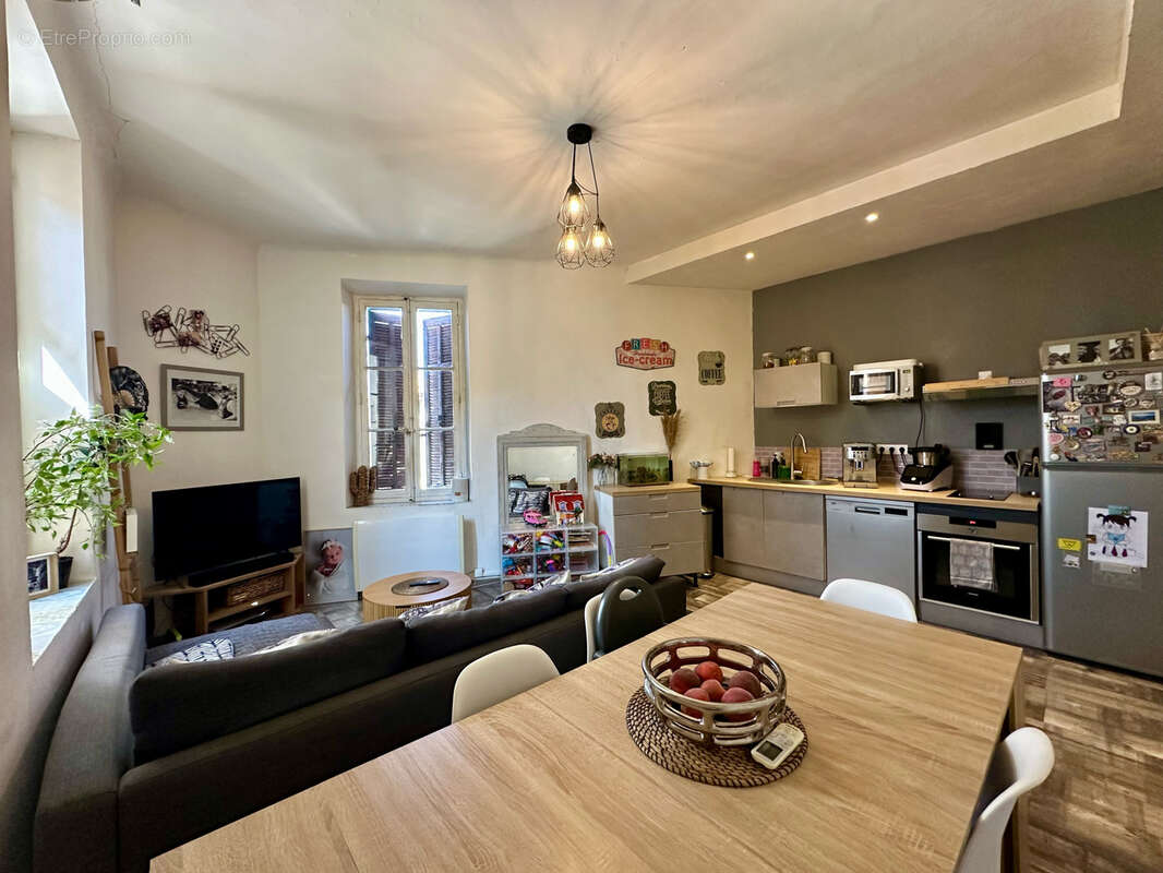 Immeuble centre village Saint Jean-La Ciotat - photo 2