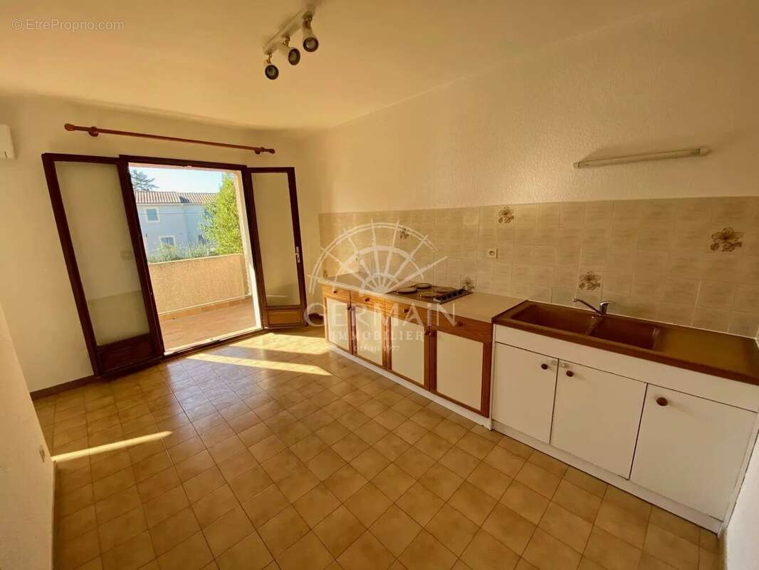 L'Isle sur la Sorgue, à vendte appartement de type 3 avec terrasse proche du centre vendu loué - photo 2