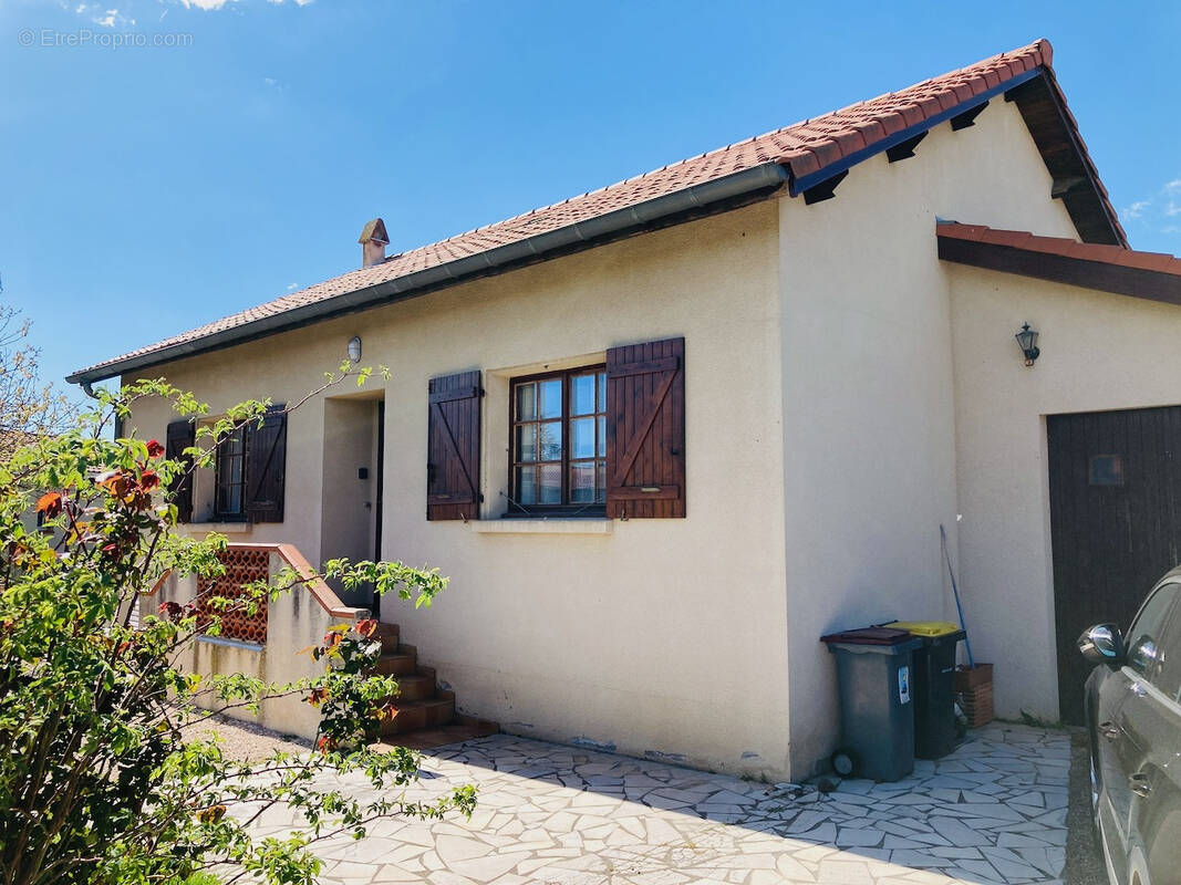 Maison à LAVERNOSE-LACASSE