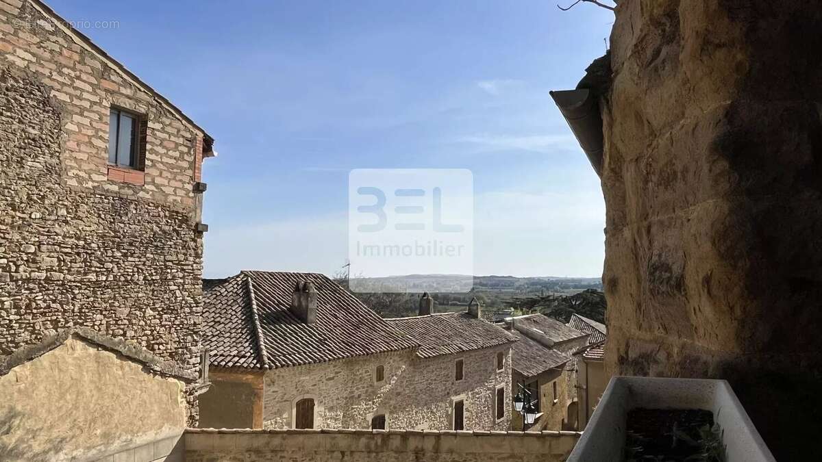 Maison à LAUDUN-L'ARDOISE