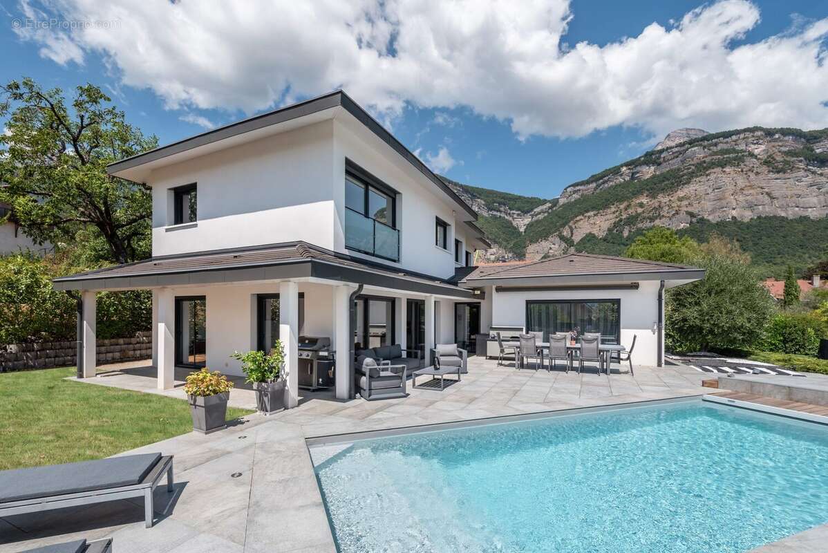 Maison 180 m² à Bernin  - photo 2