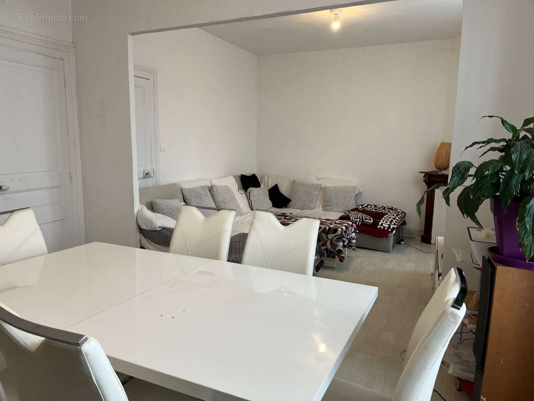 Maison à COUSSAC-BONNEVAL