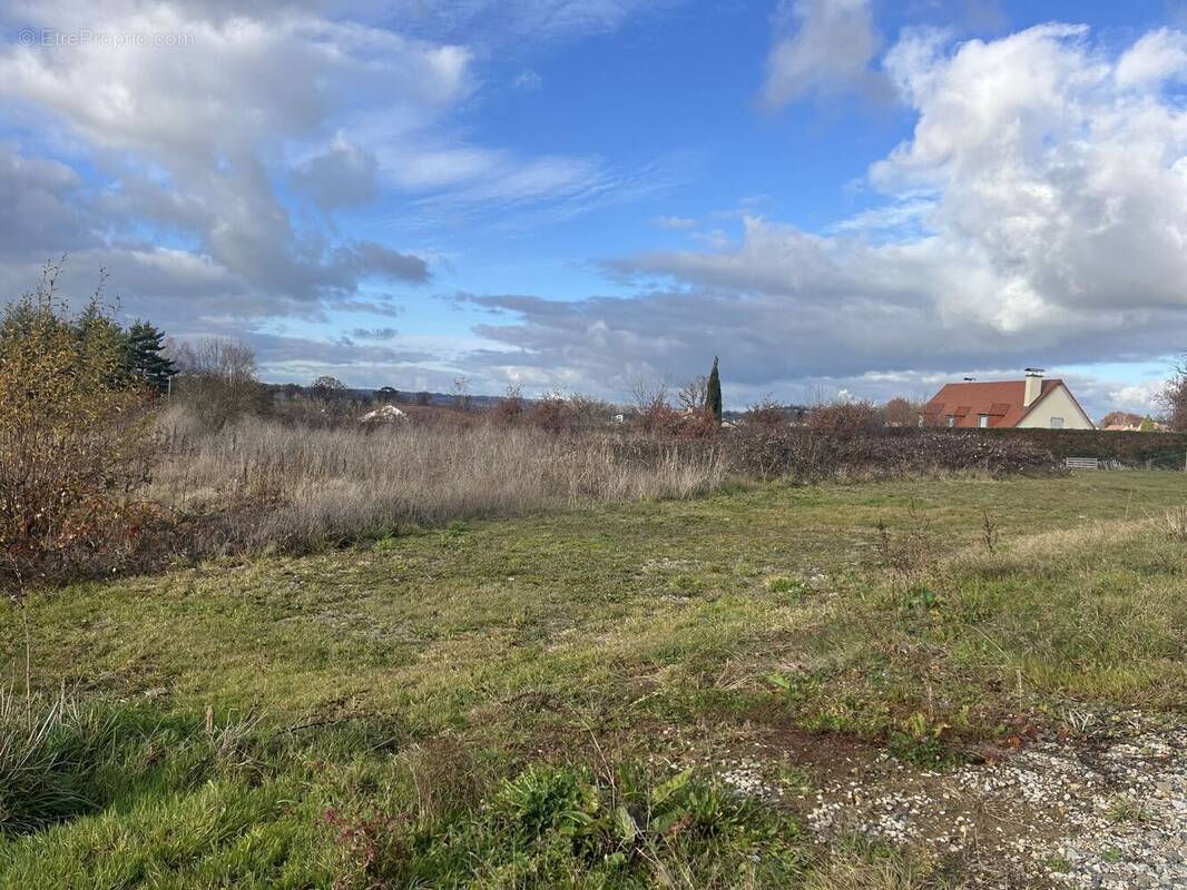 Terrain à ARPAJON-SUR-CERE