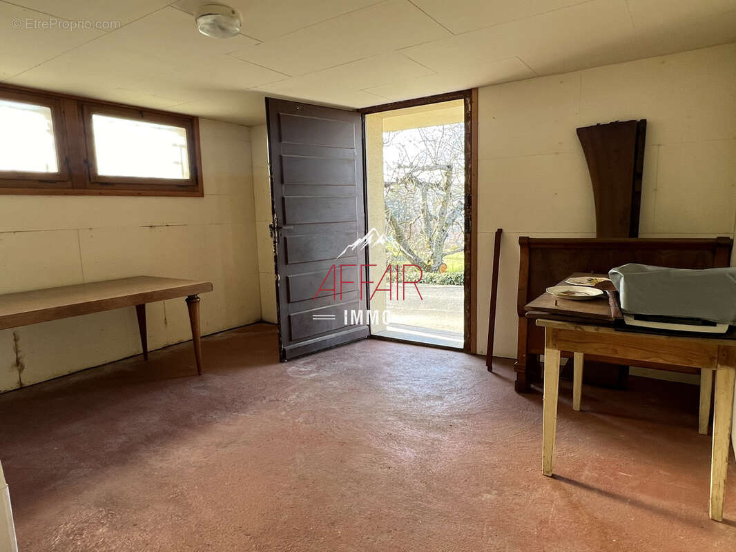 Maison à COLLONGES-SOUS-SALEVE