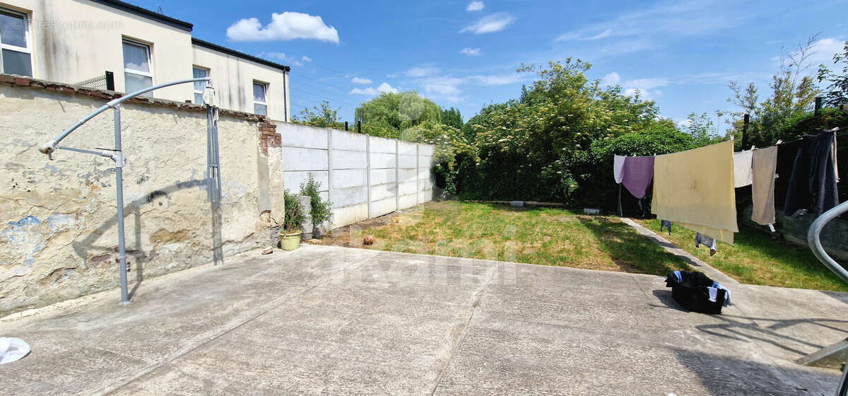 WAZIERS 59119 MAISON 165 m2 4 Chambres, bureau, Garage, Atelier, Jardin - photo 10
