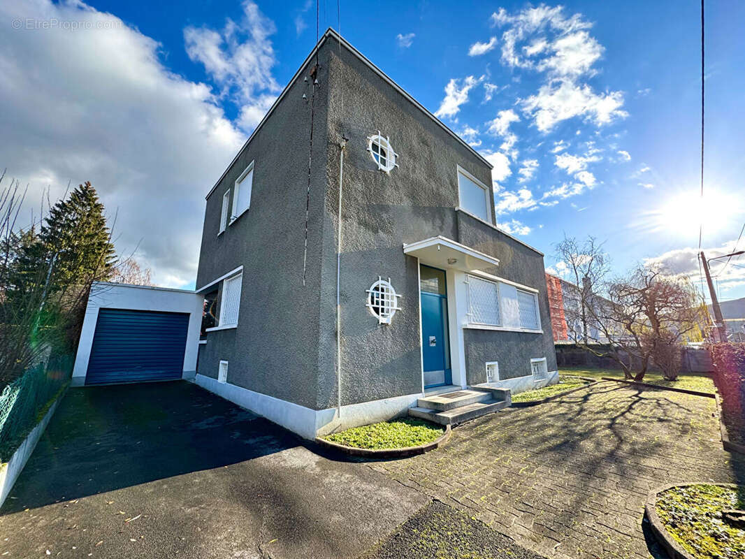 Maison 215 m² à Annemasse  - photo 2
