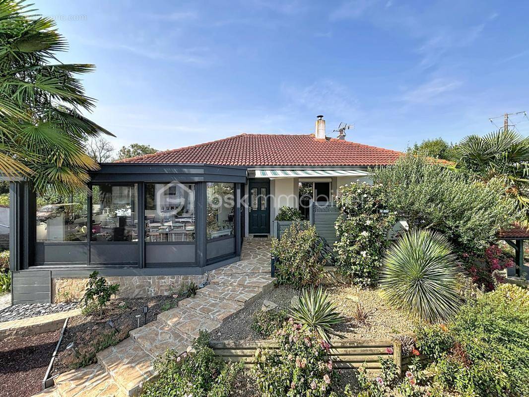 Pavillon sur sous-sol à Bressuire - photo 1