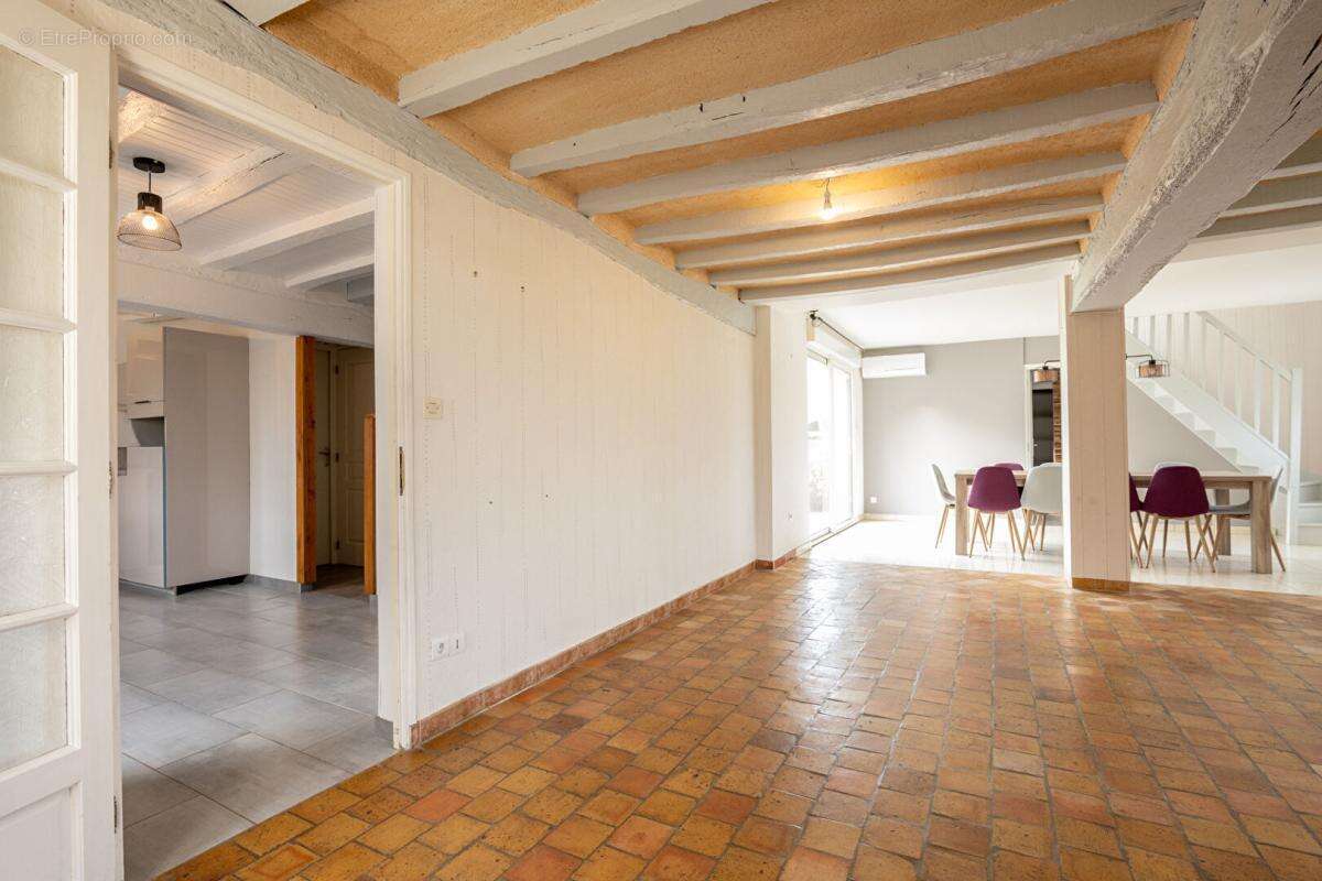 Maison à PRUNAY-CASSEREAU