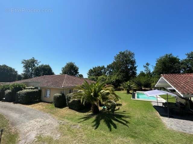 Maison à SAINTE-EULALIE-EN-BORN