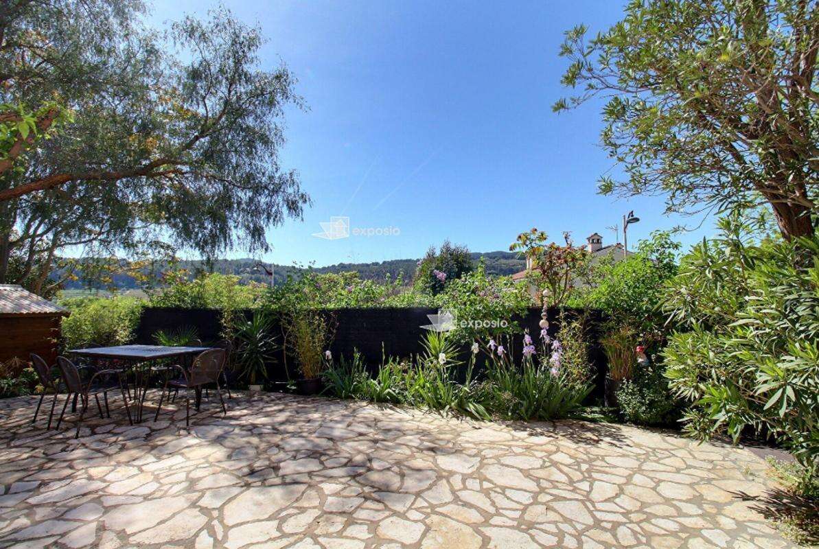Bas de villa avec jardin - Le Plan du Castellet - 69 m² - 335 000 - photo 5