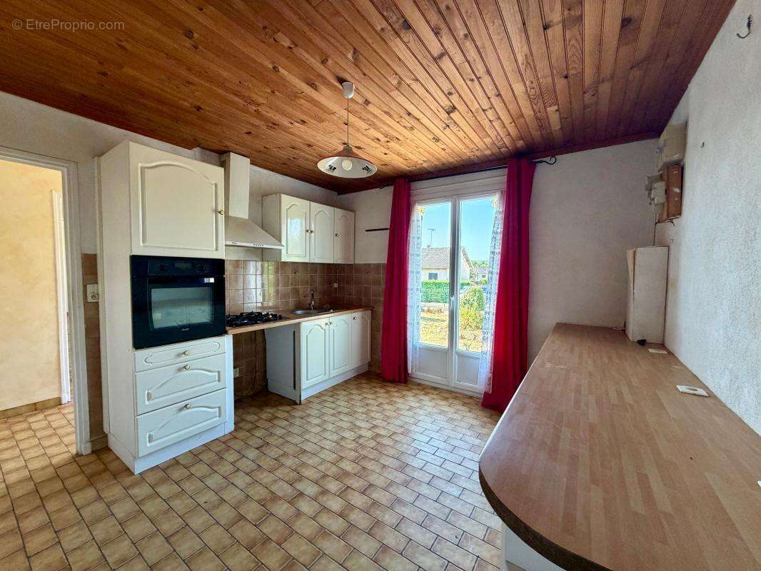 Maison de plain-pied à rénover avec jardin - Manzac-sur-Vern - photo 8