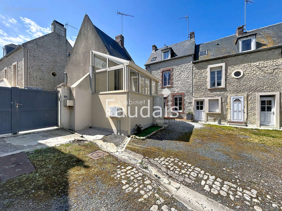 Maison à GRANDCAMP-MAISY