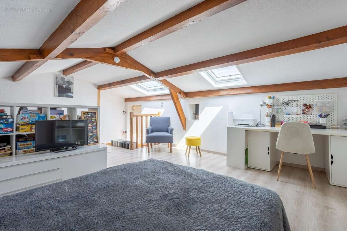 Maison à SAINT-BONNET-PRES-RIOM