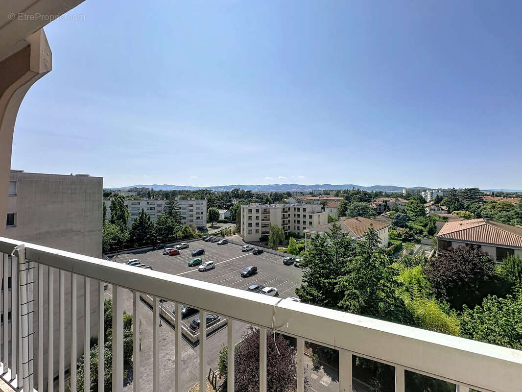 Le Point du Jour à vos pieds, les Monts du Lyonnais à l'horizon - photo 4
