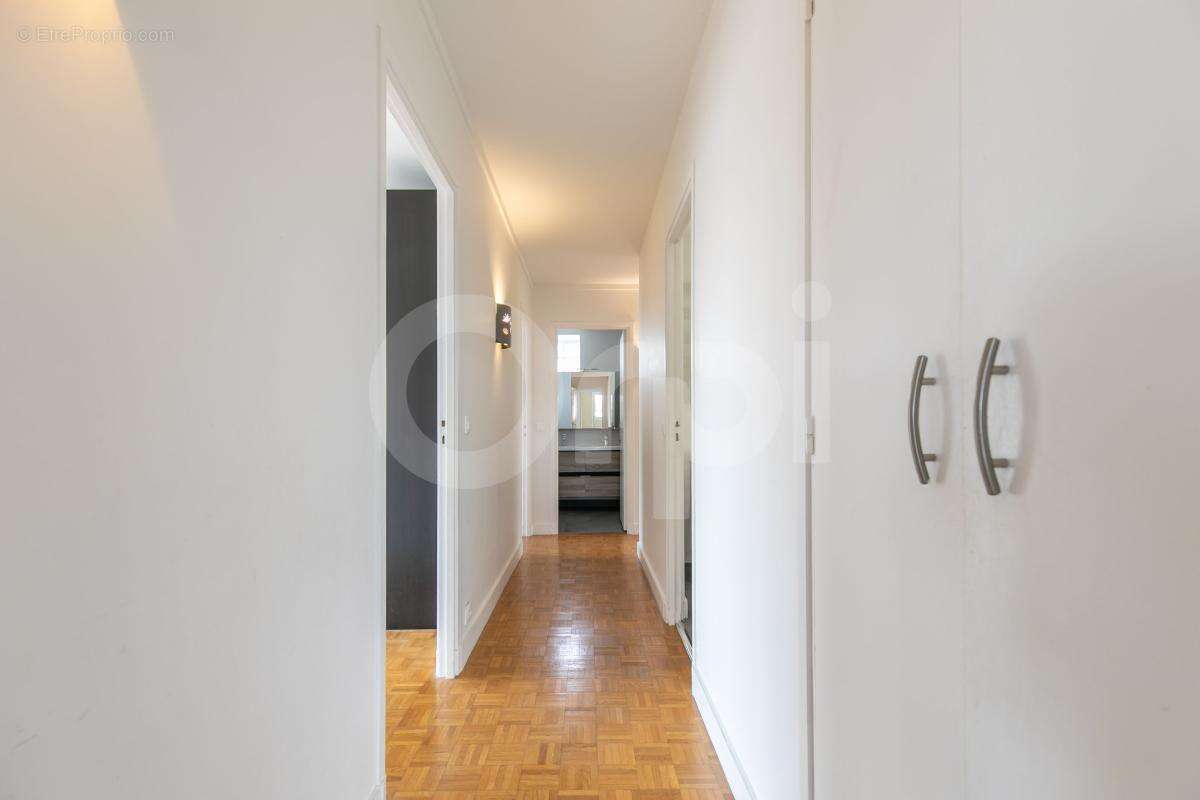 5 pièces de 111 m² – RER A Nogent-sur-Marne 5 min – Balcons – Proche Bois de Vincennes - photo 8