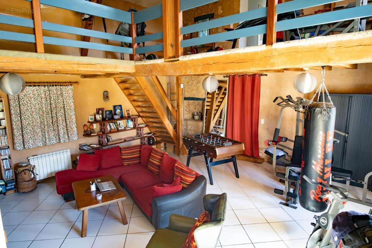 Maison à BUSSAC